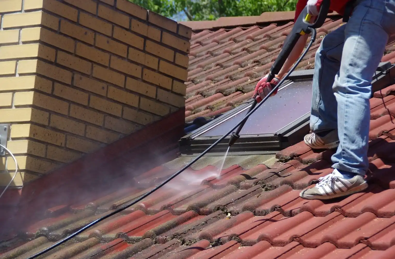 Roof Cleaning Kansas City Missouri